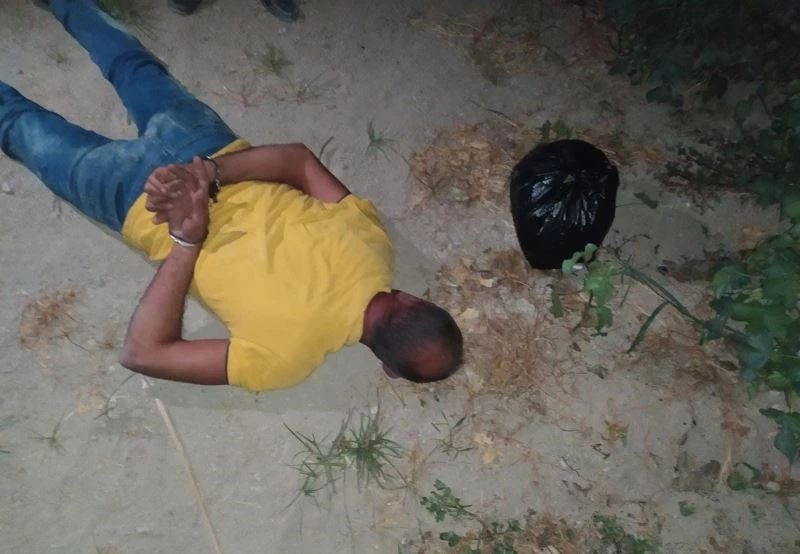 Tacirin sakladığı 6,5 kilo esrar pamuk tarlasından çıktı
