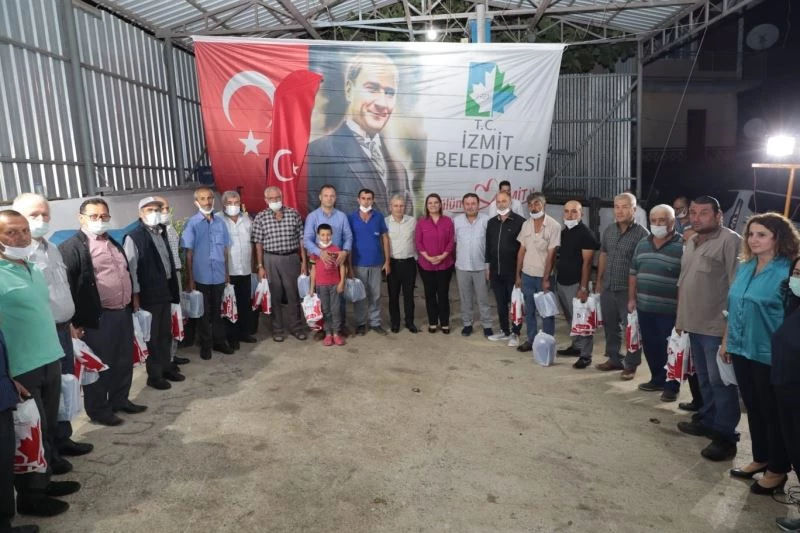 İzmitli süt üreticilerine sağım eğitimi verildi
