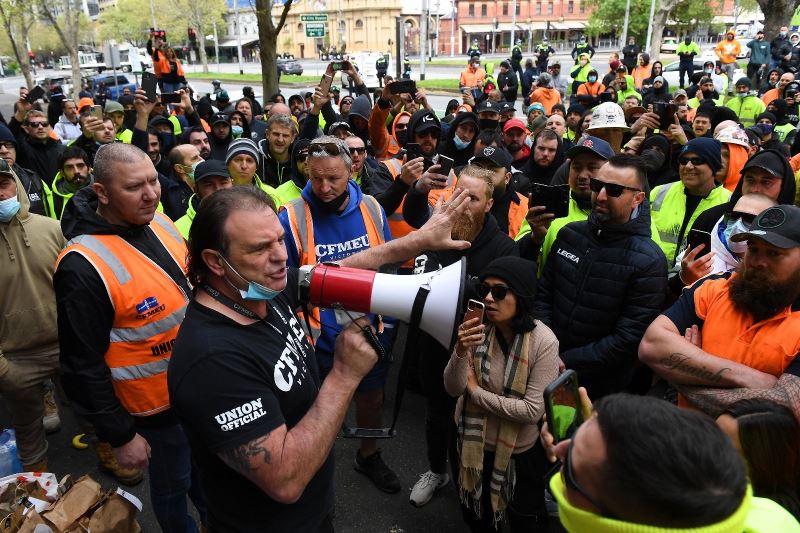 Avustralya’da inşaat işçilerinin aşı karşıtı protestosu nedeniyle şantiyeler kapatıldı
