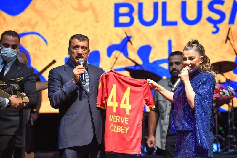 Arslantepe buluşmaları, Merve Özbey konseriyle sona erdi
