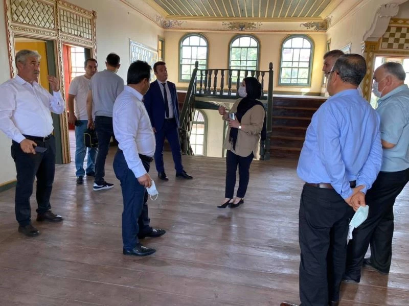 Havran’ın tarihi konakları ili görüyor
