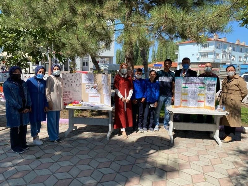 İhsaniye’de İlköğretim Haftası kutlandı
