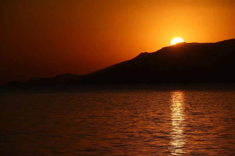 Tatvan’da kartpostallık gün doğumu
