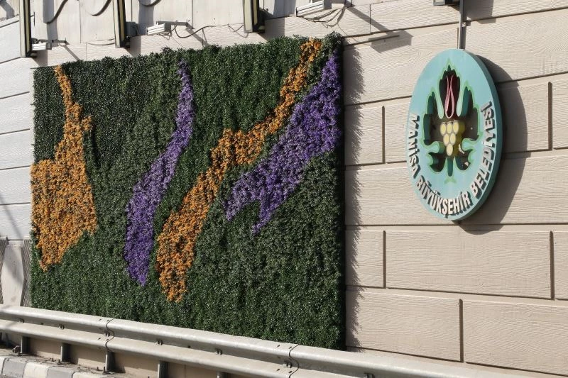 Devlet Bahçeli Kavşağı dikey bahçe ile yeşilleniyor
