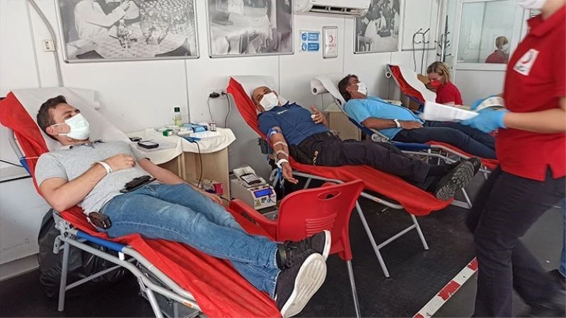 Keşan polisi kanıyla Kızılay’ın yardımına koştu
