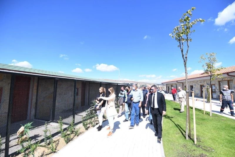 Başkan: Çetin: ‘‘Hayata geçirdiğimiz tüm yatırımlarla gençlerimizin bilgiye ulaşma noktasındaki engelleri ortadan kaldırıyoruz’’
