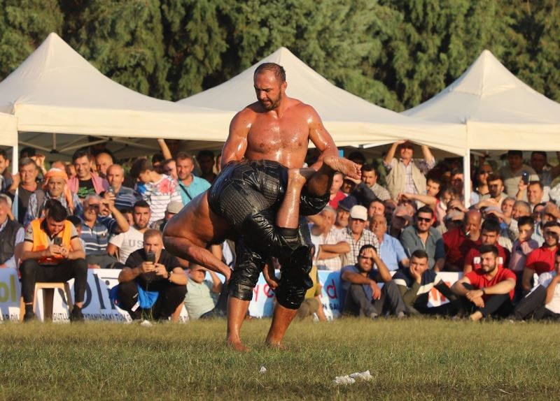 Turgutlu Belediyesi yağlı güreşlere hazırlanıyor

