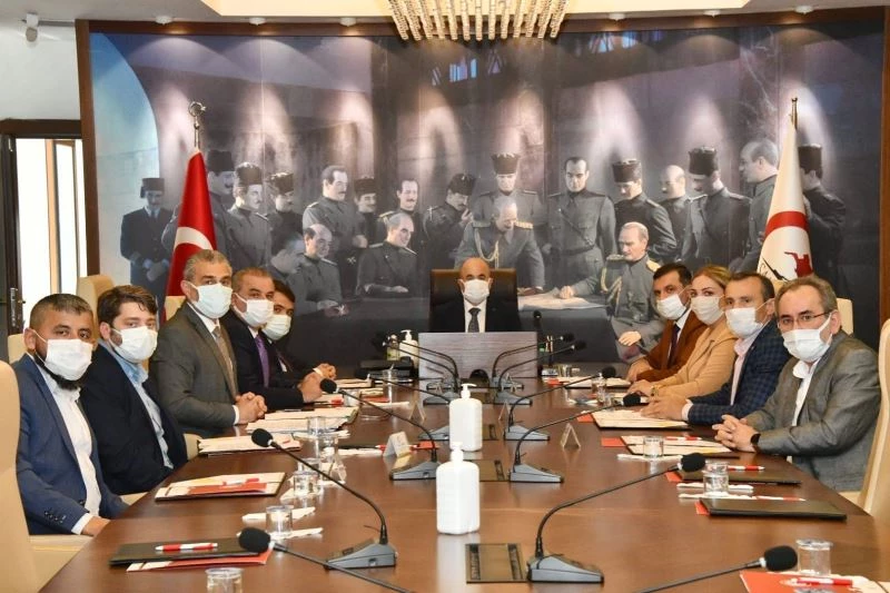 Vali Dağlı: “OSB’lere yatırım yapan firmaların sayısının artması ilimize fayda sağlar”
