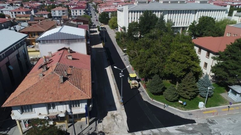 Refik Aras Sokağa asfalt döküldü
