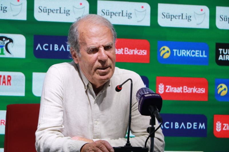 Mustafa Denizli: “Bu sevincin yanında Rize adına bir burukluğum var”
