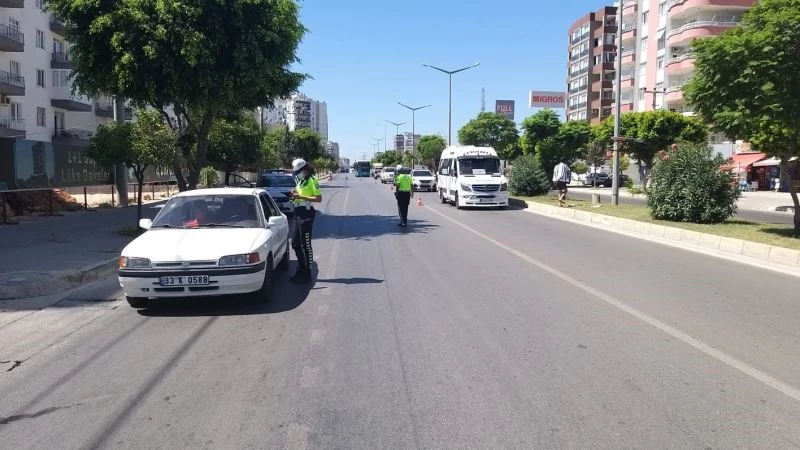 Mersin’de çevreyi rahatsız eden 2 bin 139 araç trafikten men edildi
