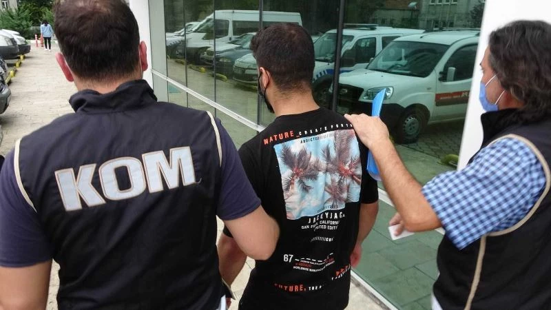 40 sahte 100’lük dolarla yakalanan yabancı uyruklu şahıs serbest
