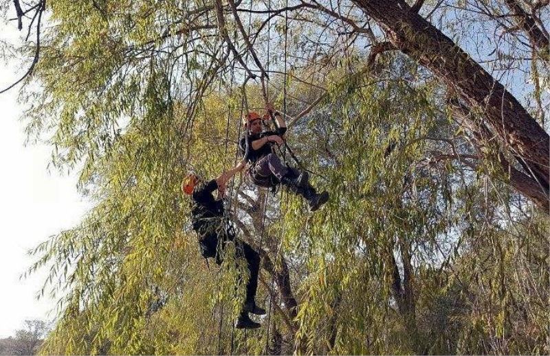 İzmir depreminden etkilenip gönüllü arama kurtarma ekibi kurdular
