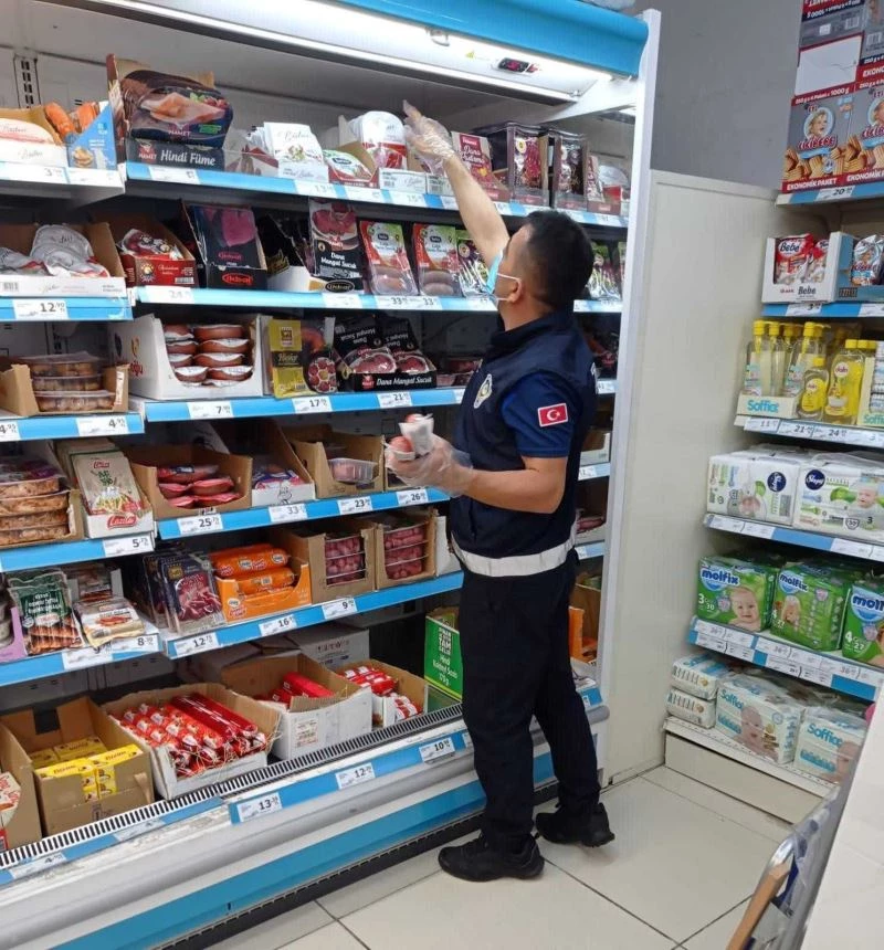 Zabıta ekipleri 4 dükkana cezai işlem uyguladı
