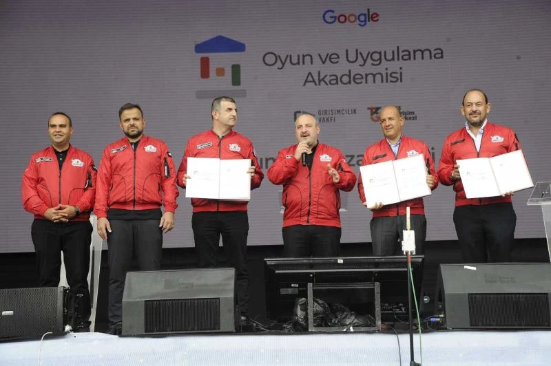 Google Türk gençlerini oyun ve uygulama geliştirmek için eğitecek
