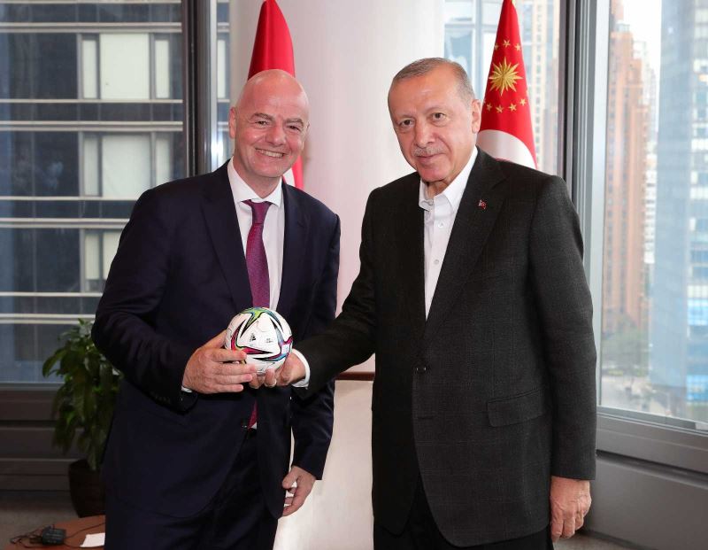 Cumhurbaşkanı Erdoğan, FIFA Başkanı Infantino’yu kabul etti
