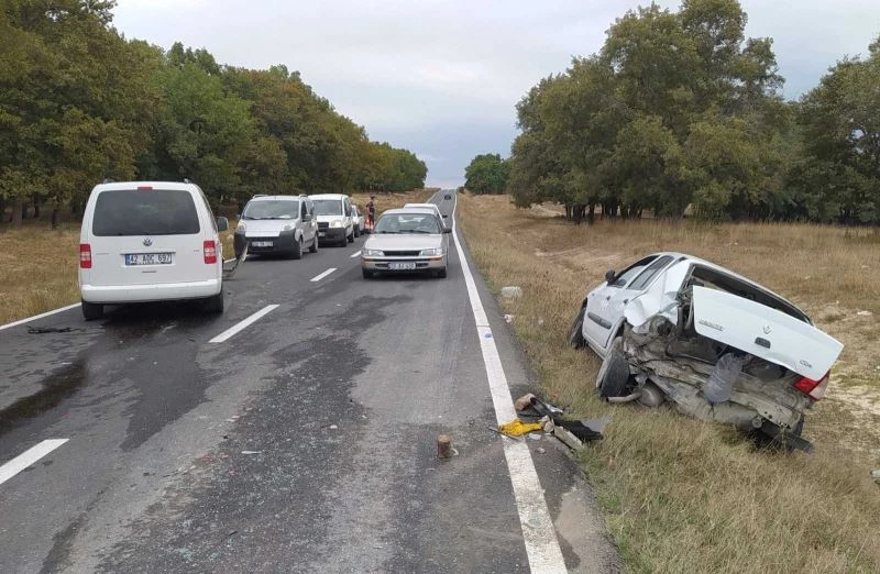 Patlayan lastiği değiştirmek isterken az daha canından oluyordu
