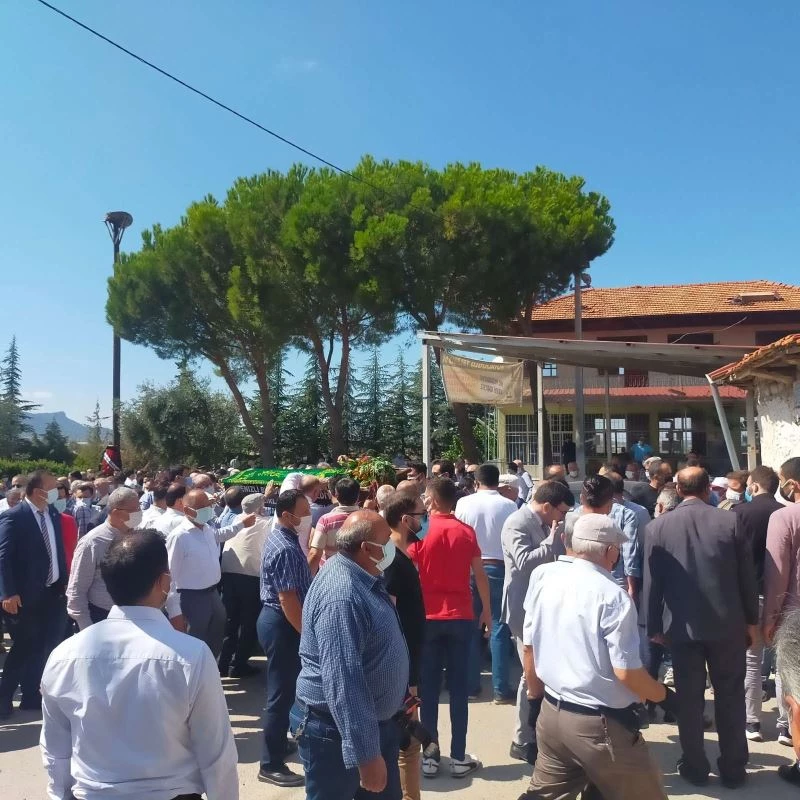 AK Parti İl Başkan Yardımcısı Tataroğlu son yolculuğuna uğurlandı
