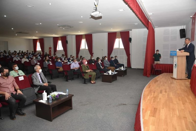 Müdür Ekici, ilk defa atanan eğitim kurumu yöneticileriyle bir araya geldi
