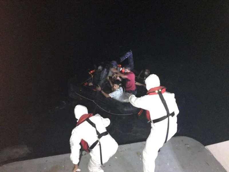 Can salına bindirip denizin ortasına bıraktılar
