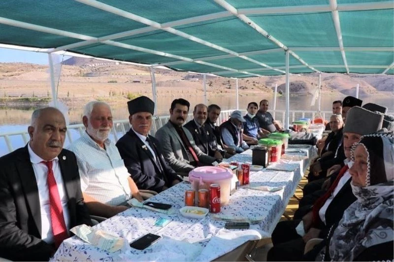 Kaymakamdan şehit yakınları, gaziler ve gazi ailelerine yemek : 