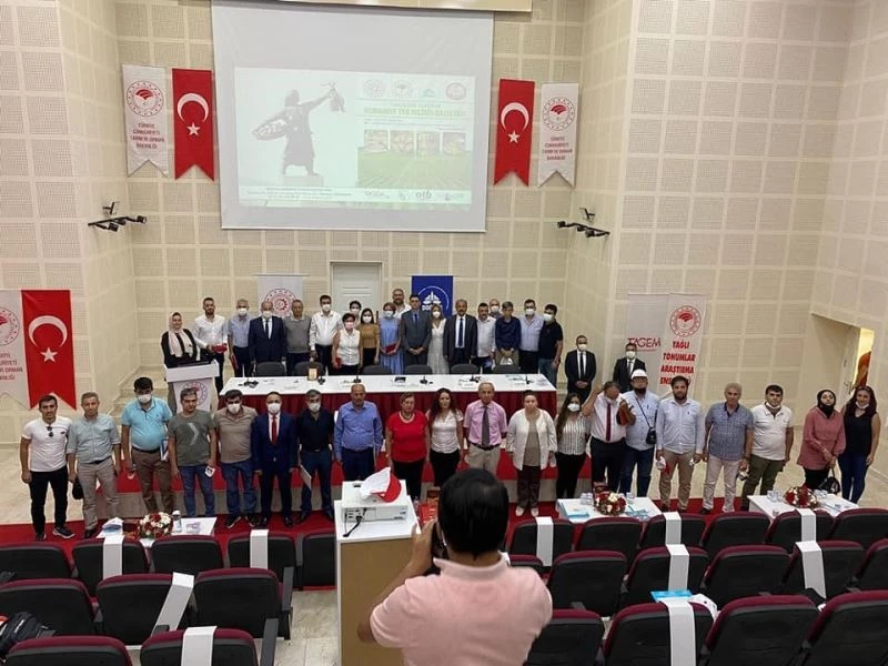 Silopili yer fıstığı üreticileri Adana ve Osmaniye’de gezdirildi