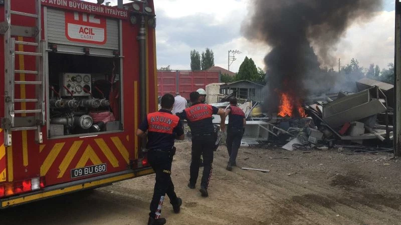 Benzin istasyonu arkasındaki hurdalıkta çıkan yangın panikletti
