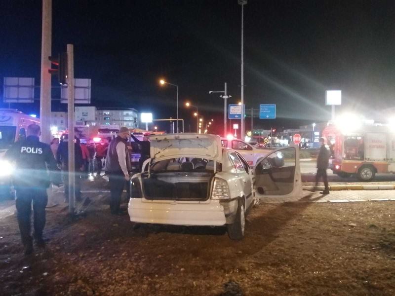 Susurluk’ta trafik kazası: 3 yaralı
