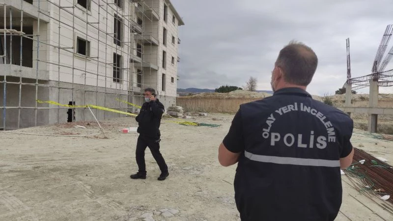 Babanın en acı anı: İnşaattan düşenin oğlu olduğunu terliğinden anladı
