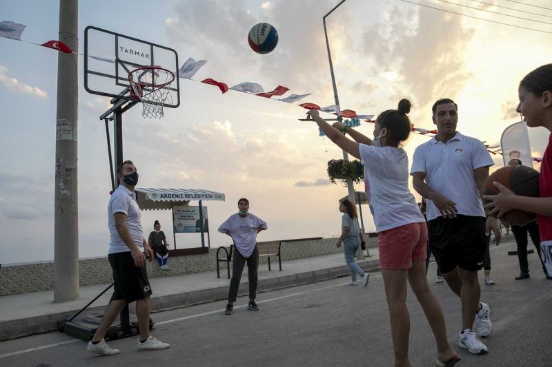 Mersin’de ’Hareketlilik Haftası’nda gençler spor yaptı
