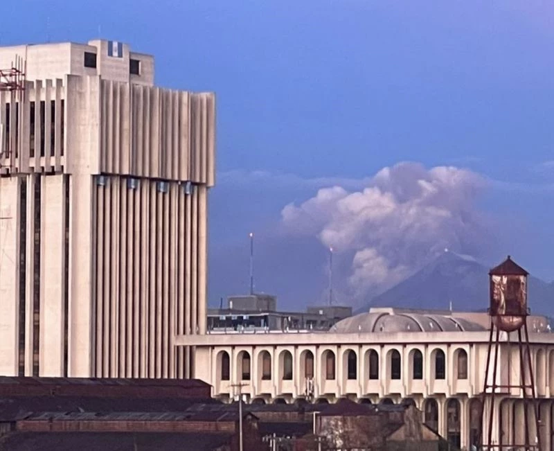 Guatemala’daki Fuego Yanardağı faaliyete geçti
