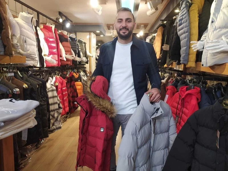 Havalar soğudu, kışlık giysiler tezgâhlardaki yerini aldı
