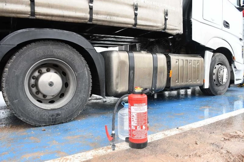 Tamirden çıkan tırın mazot deposu test sürüşünde yandı
