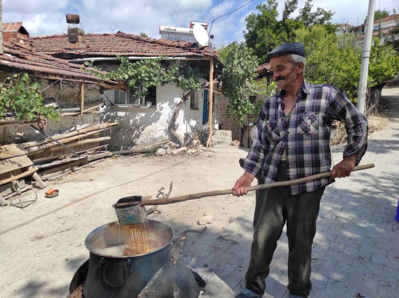 Şifa kaynağı pekmez kazanlarda kaynamaya başladı
