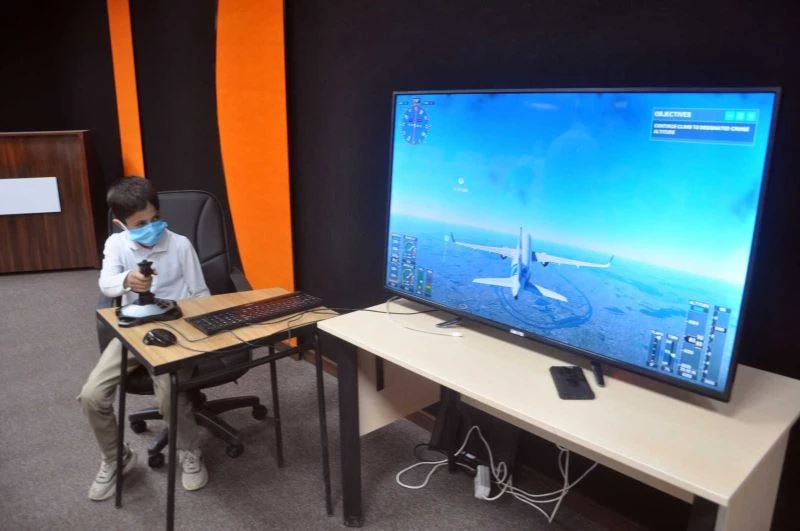 Yüksekovalı öğrencilere ‘pilotluk’ dersi
