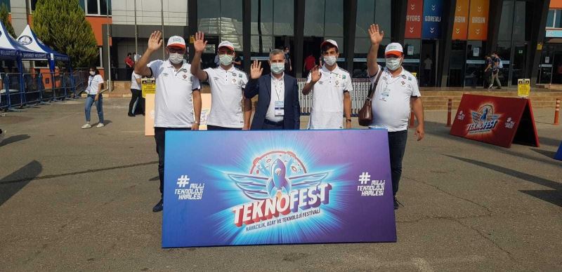 Yeşilyurt Belediyesi’nin destekleriyle TEKNOFEST 2021’e katılan 3 okul takımı finale kaldı
