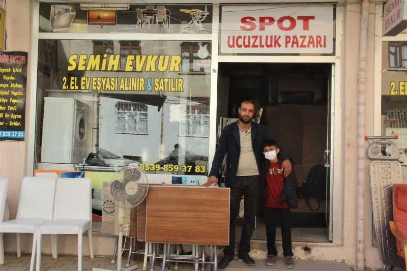 İş yerlerini ikinci el eşyalarla doldurdular, öğrencilerin kente gelmesini beklemeye başladılar
