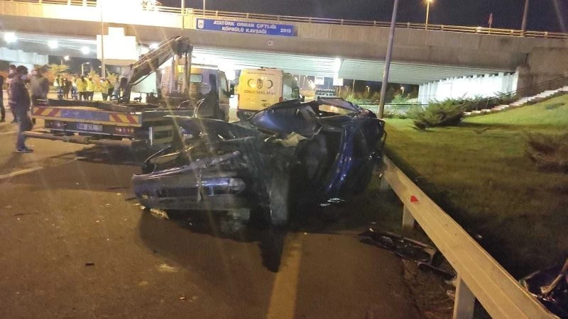 Ankara’da aydınlatma direklerine bakım yapan işçilere araba çarptı: 1 ölü, 3 yaralı
