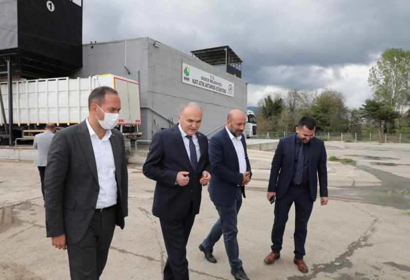 Başkan Özdemir, Düzce’nin katı atık ayrıştırma tesisini inceledi
