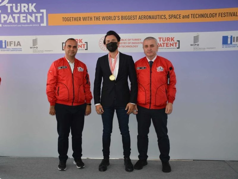 Düzce Üniversitesi ilk altın madalyasını aldı
