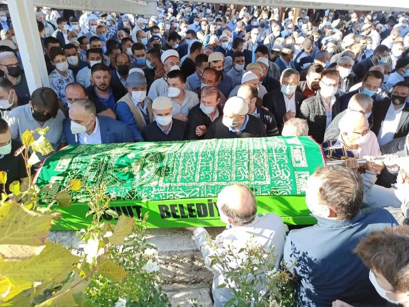 Hayırsever iş insanı Uluçay son yolculuğuna dualarla uğurlandı
