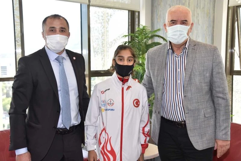 Başkan Güzgülü, Avrupa 2’ncisi judocuyu altınla ödüllendirdi
