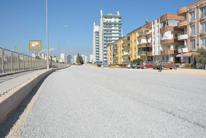Eskiyen yola taze asfalt: Cadde baştan başa yenileniyor