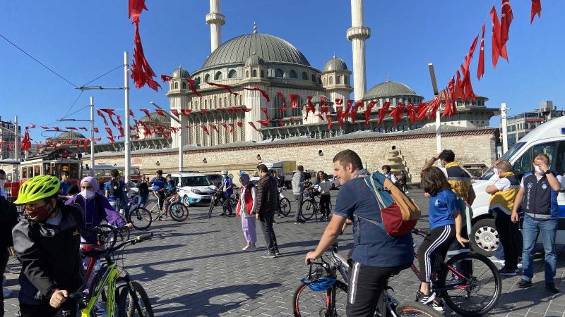 Taksim Meydanı’ndan Ayasofya’ya bisiklet turu
