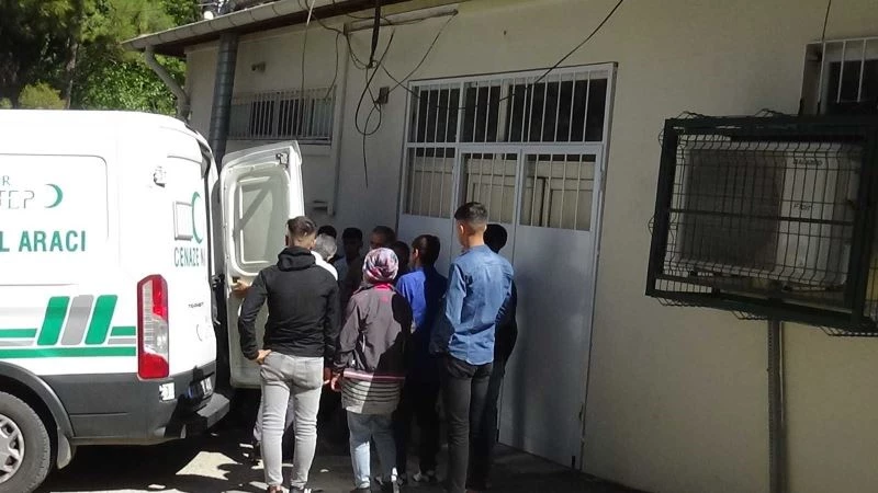 17 yaşındaki genci önce silahla vurdular, sonra levyeyle darp ettiler
