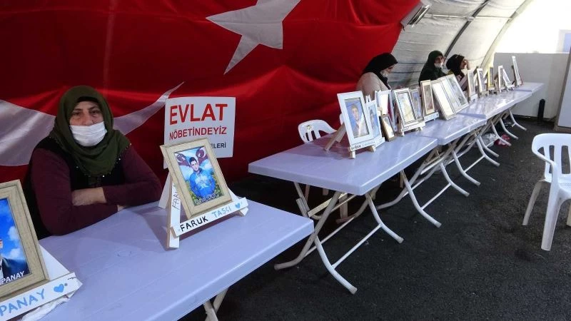 Gözyaşları içerisinde evladına seslenen anne Taşçı: “8 yıldır kokunu özledim”
