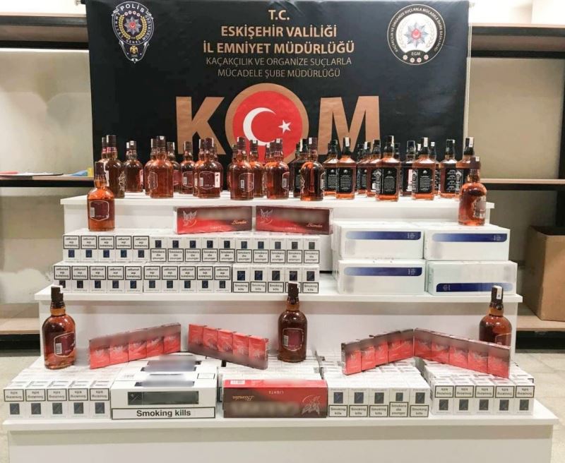 Eskişehir’de 42 şişe sahte içki ve 870 paket kaçak sigara ele geçirildi
