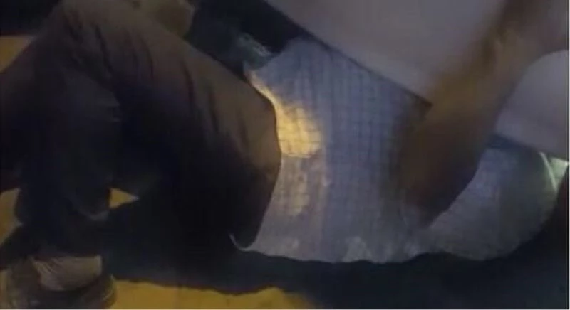 Otomobilin kaputuna giren yavru kedi ekipleri alarma geçirdi
