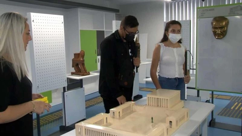 Görme engelli öğrenciler için inovatif atölye açıldı
