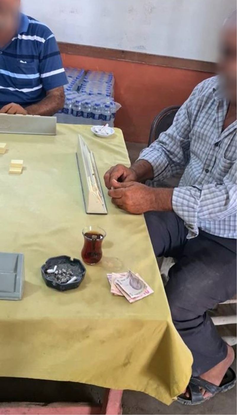 Adana’da kumar oynayan 11 kişiye 14 bin 696 lira ceza
